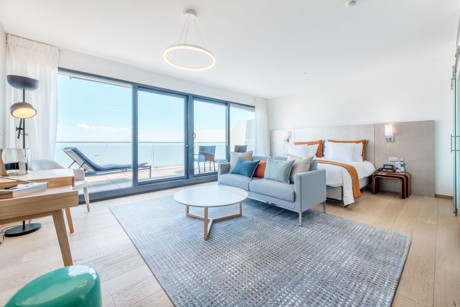 The spacious rooms have balconies to enoy the switzerland views 